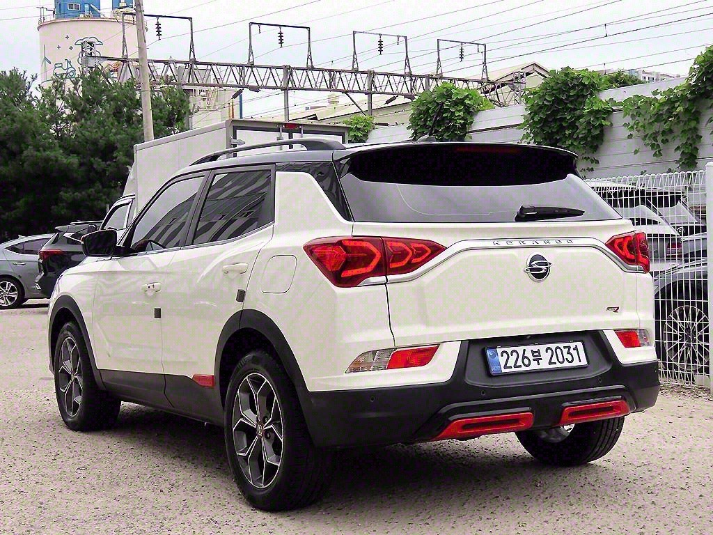 KG모빌리티(쌍용) 코란도 뷰티풀코란도 2WD 가솔린 1.5 R-플러스 이미지 3