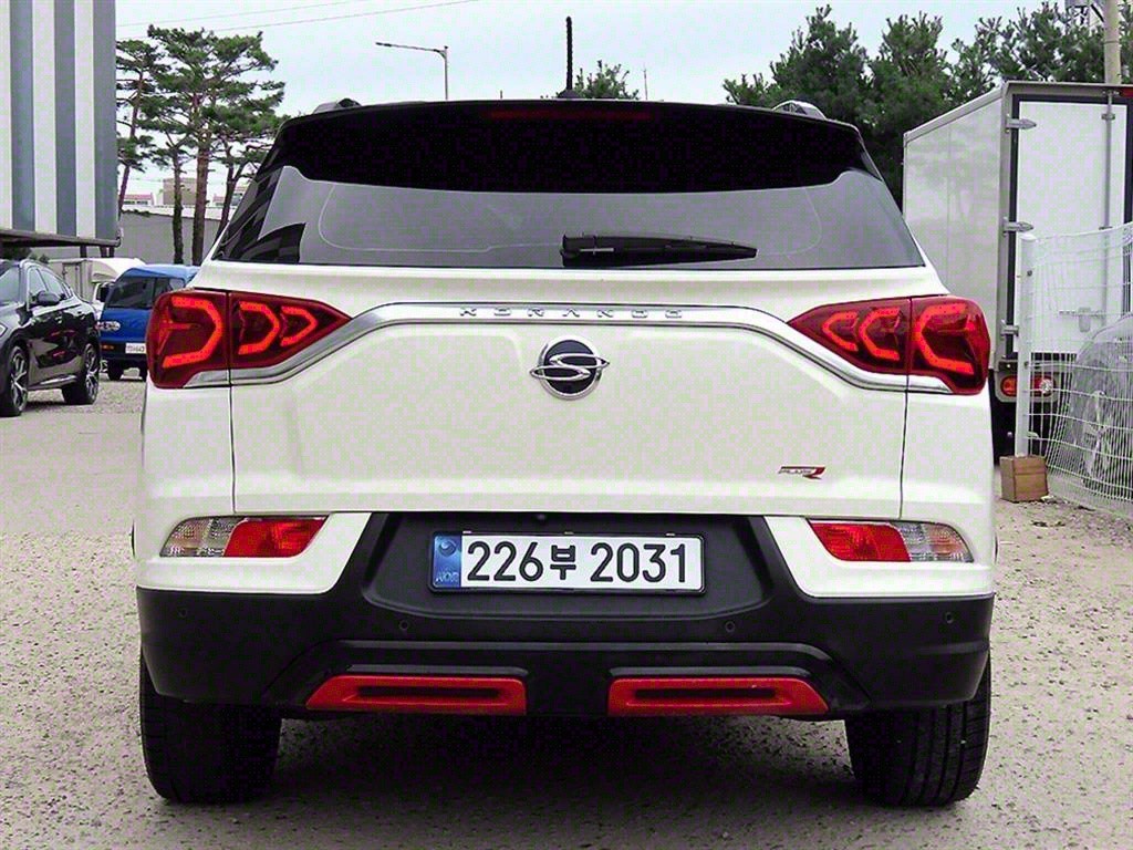 KG모빌리티(쌍용) 코란도 뷰티풀코란도 2WD 가솔린 1.5 R-플러스 이미지 4