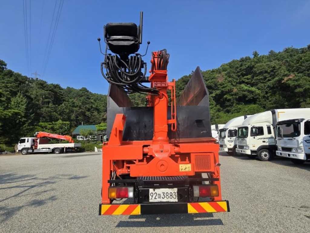중대형화물 고소 집게차 9.5톤이상 이미지 5