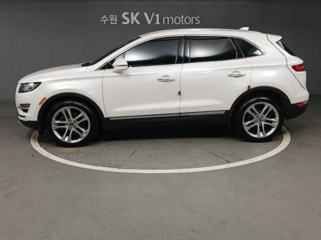 링컨 MKC 2.0 AWD 리저브 이미지 3