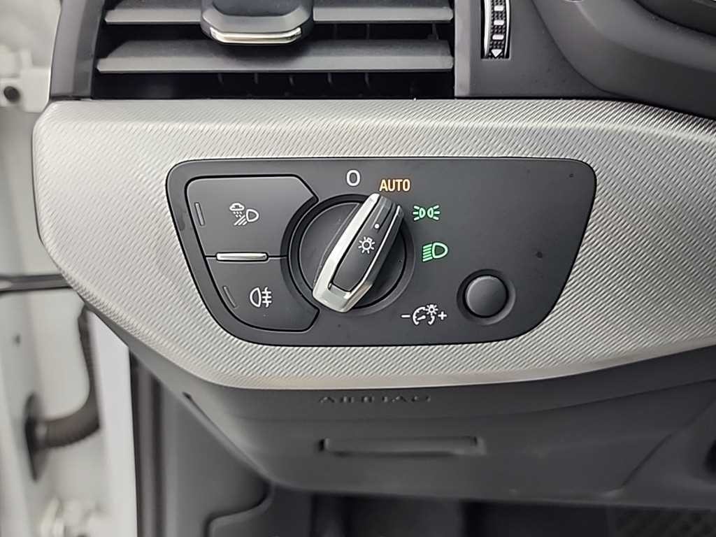 아우디 A4 A4 (B9) 40 TFSI 이미지 19