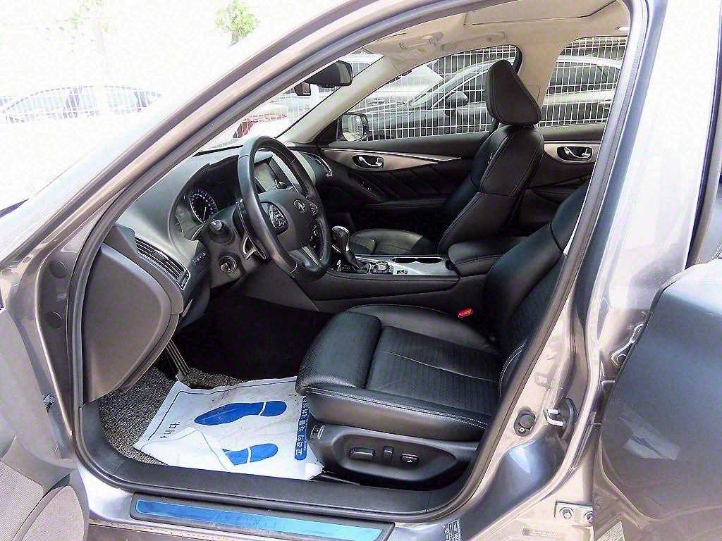 인피니티 Q Q50 3.5 하이브리드 에센스 이미지 5