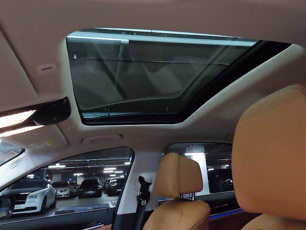 BMW 5시리즈 5시리즈 (G30) 520i 럭셔리 이미지 17