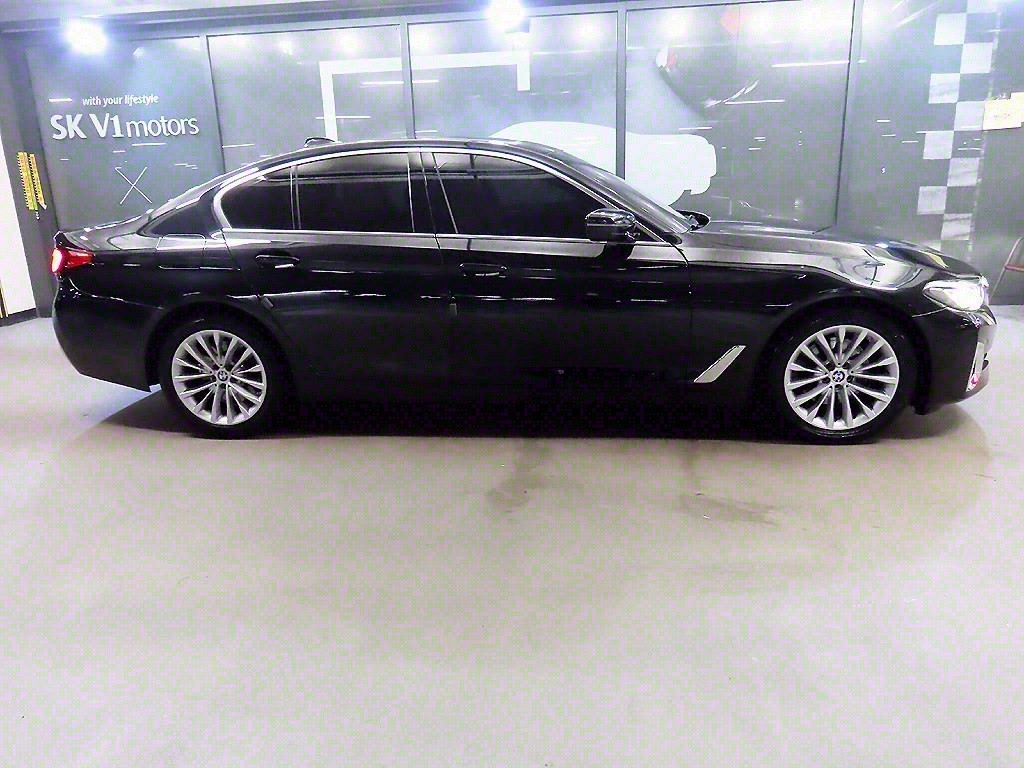 BMW 5시리즈 5시리즈 (G30) 520i 럭셔리 이미지 3