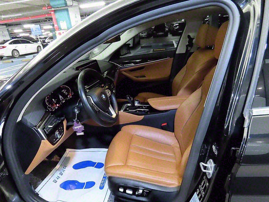BMW 5시리즈 5시리즈 (G30) 520i 럭셔리 이미지 6