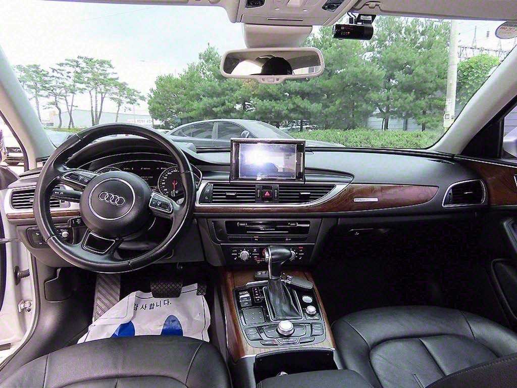 아우디 A6 뉴A6 40 TFSI 콰트로 다이나믹 이미지 7