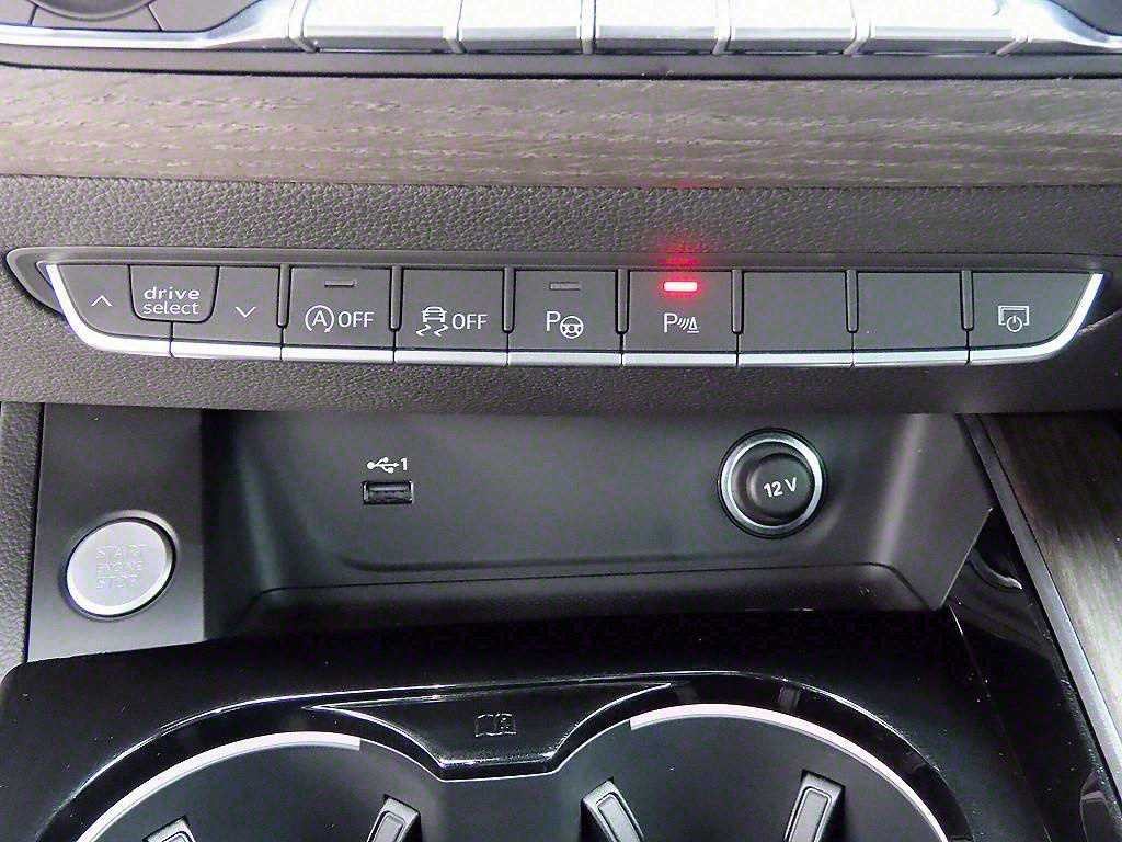 아우디 A5 A5 (F5) 40 TFSI 콰트로 프리미엄 스포트백 이미지 12