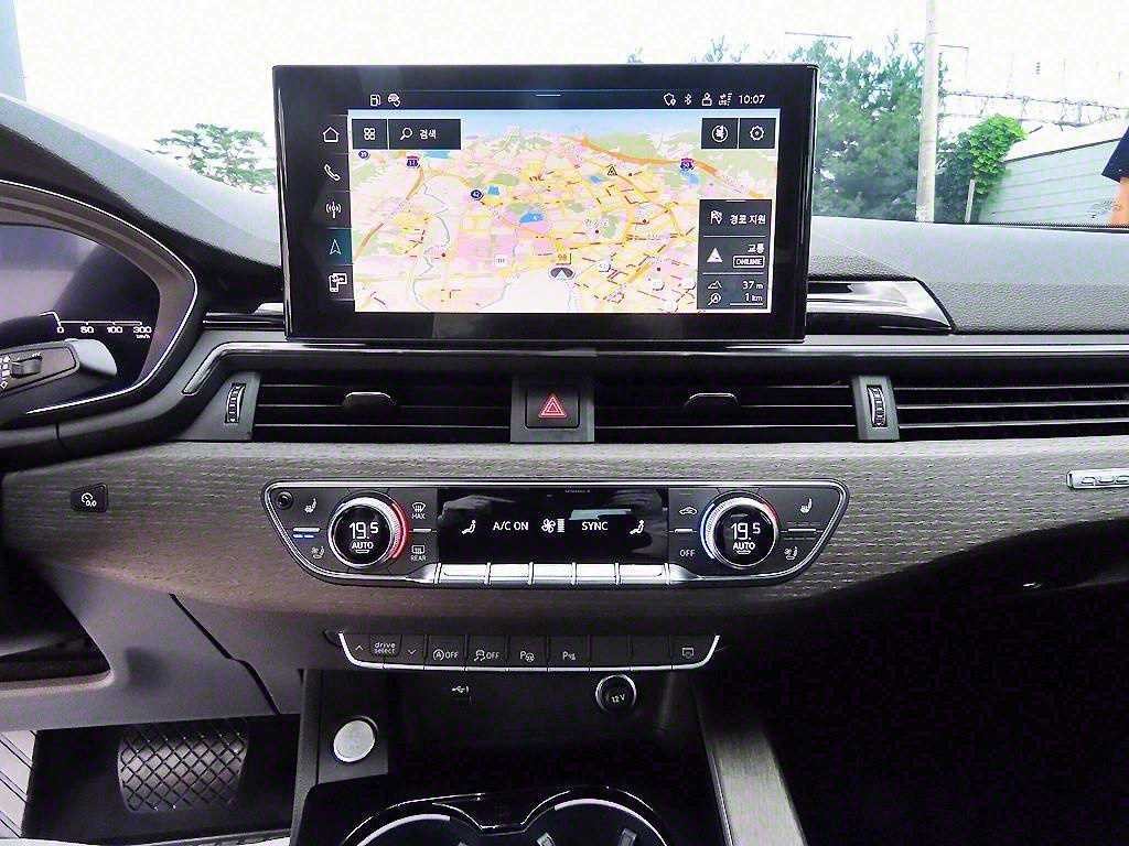 아우디 A5 A5 (F5) 40 TFSI 콰트로 프리미엄 스포트백 이미지 13