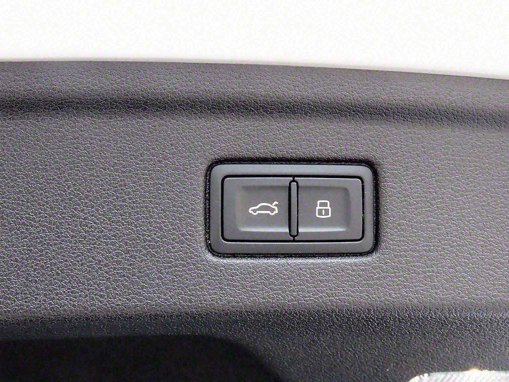 아우디 A5 A5 (F5) 40 TFSI 콰트로 프리미엄 스포트백 이미지 16