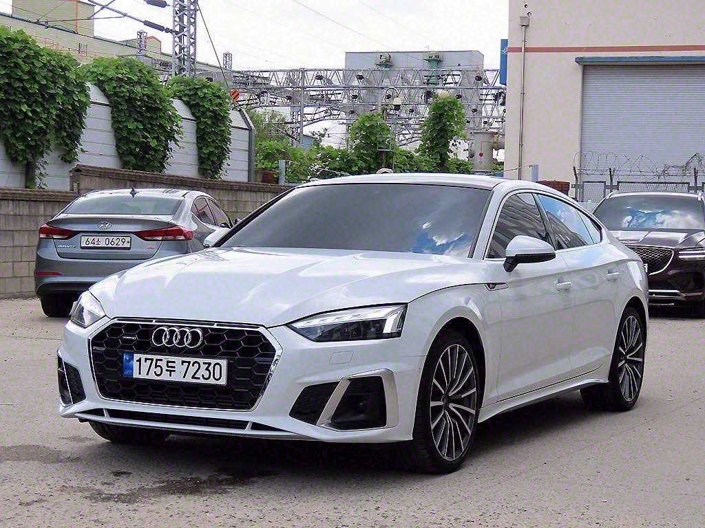 아우디 A5 A5 (F5) 40 TFSI 콰트로 프리미엄 스포트백 이미지 2