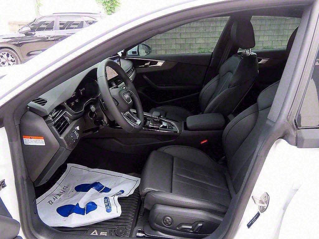 아우디 A5 A5 (F5) 40 TFSI 콰트로 프리미엄 스포트백 이미지 5