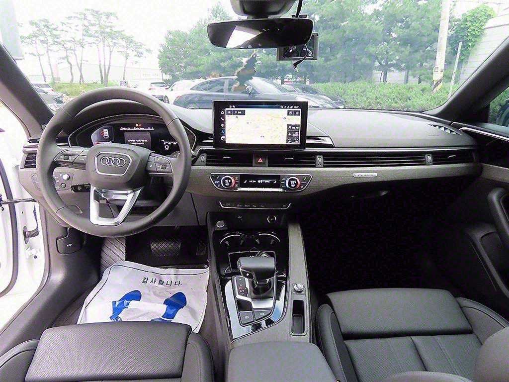 아우디 A5 A5 (F5) 40 TFSI 콰트로 프리미엄 스포트백 이미지 7