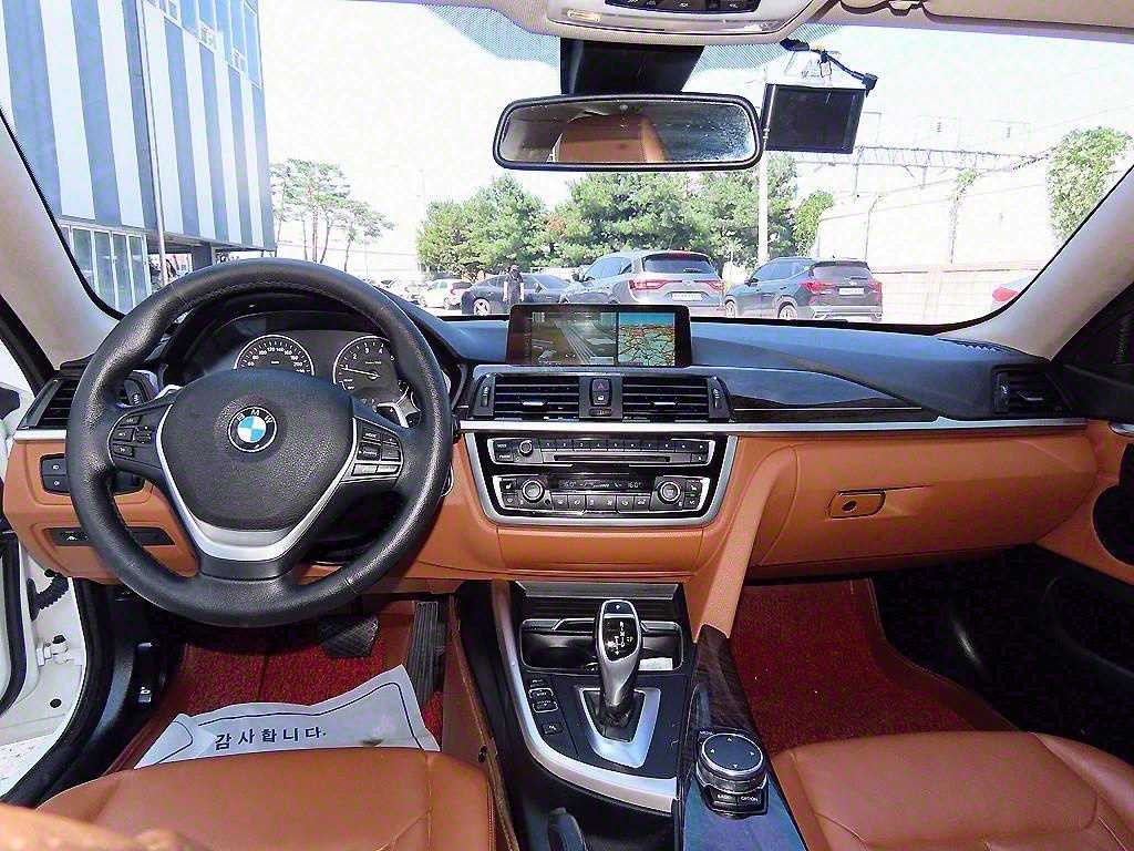 BMW 4시리즈 4시리즈 (F32) 420i 그란쿠페 럭셔리 이미지 7