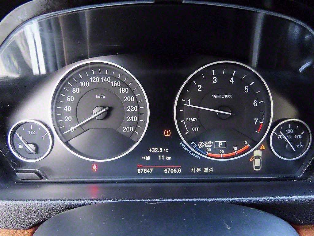BMW 4시리즈 4시리즈 (F32) 420i 그란쿠페 럭셔리 이미지 9