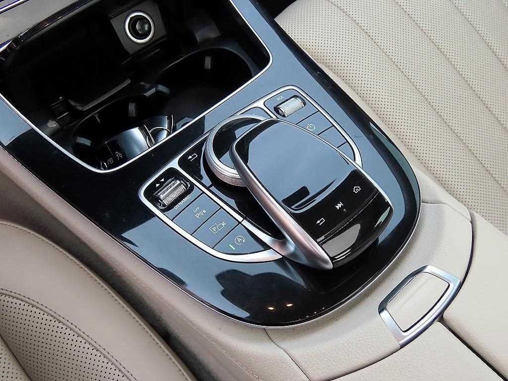 벤츠 E 클래스 E-클래스 W213 E300 4MATIC 아방가르드 이미지 14