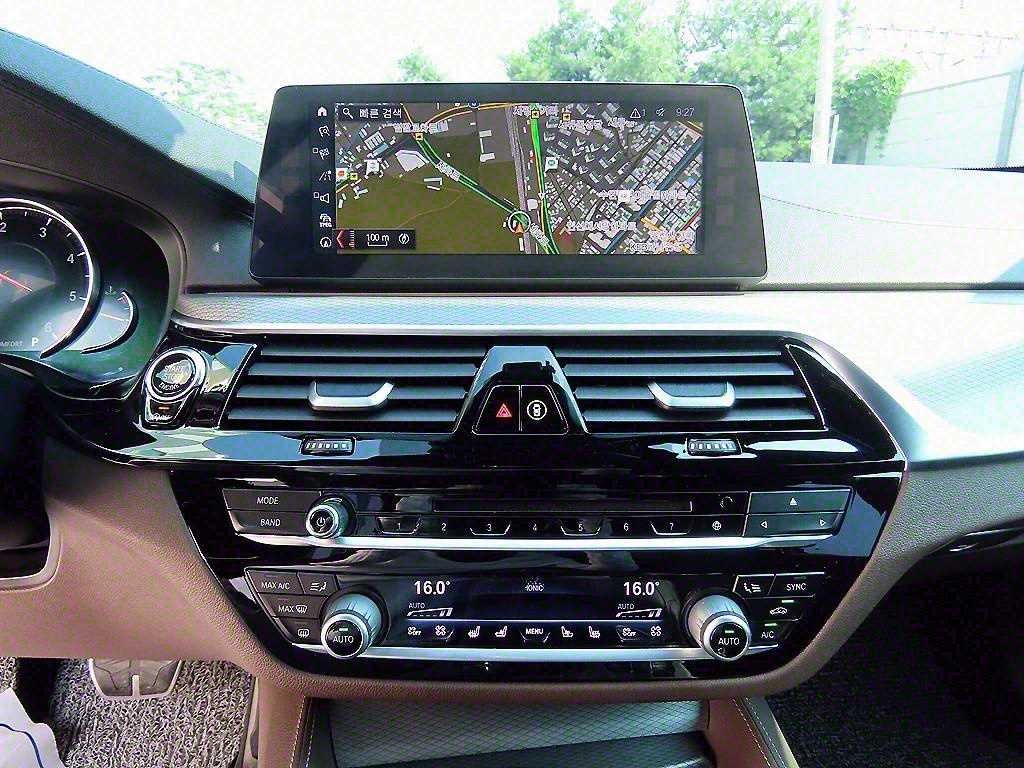 BMW 5시리즈 5시리즈 (G30) M550d xDrive 이미지 13