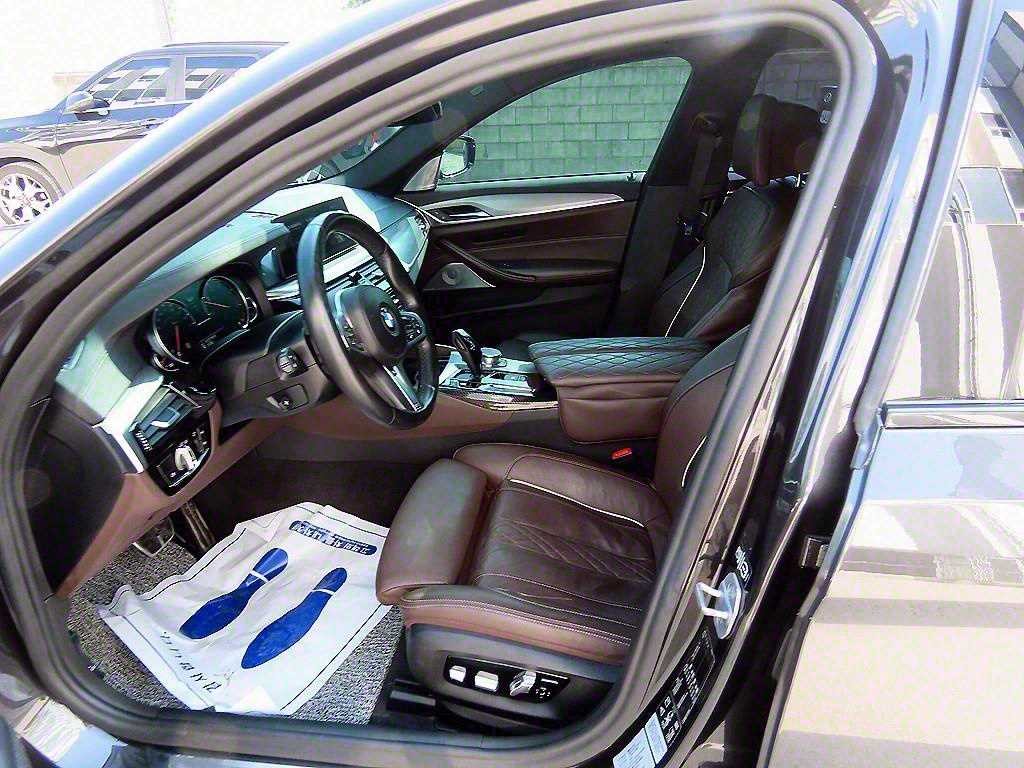 BMW 5시리즈 5시리즈 (G30) M550d xDrive 이미지 5