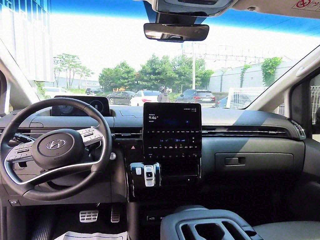 현대 스타리아 캠핑카 4WD 프레스티지 캠퍼 11인승 이미지 8