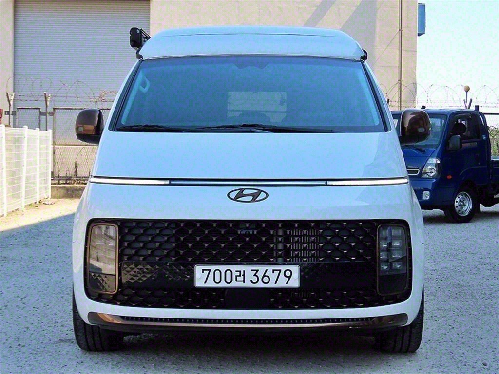 현대 스타리아 캠핑카 4WD 프레스티지 캠퍼 11인승 이미지 1