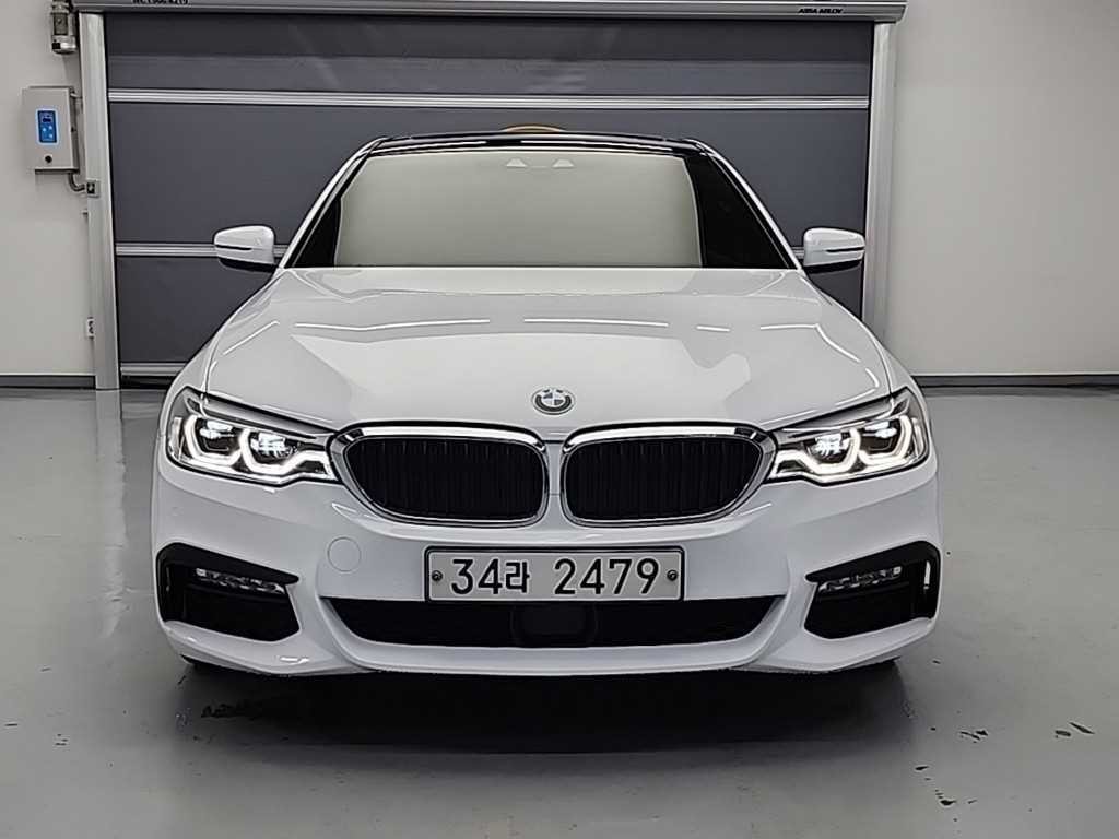 BMW 5시리즈 5시리즈 (G30) 530i M 스포츠 이미지 3