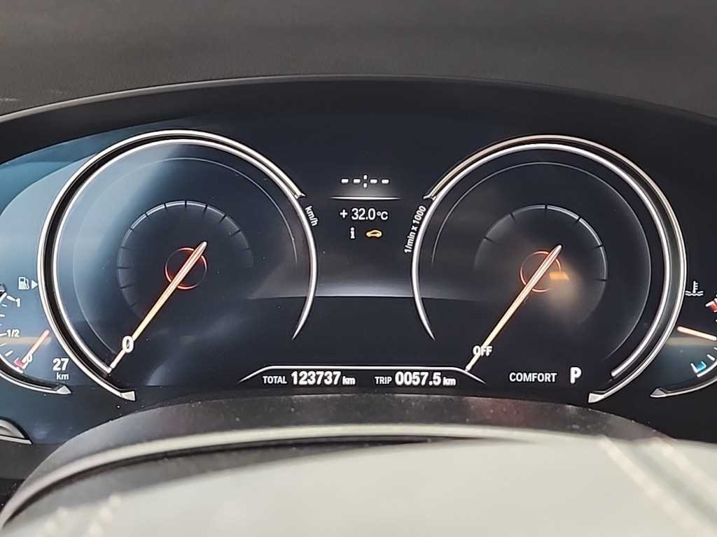 BMW 5시리즈 5시리즈 (G30) 530i M 스포츠 이미지 7