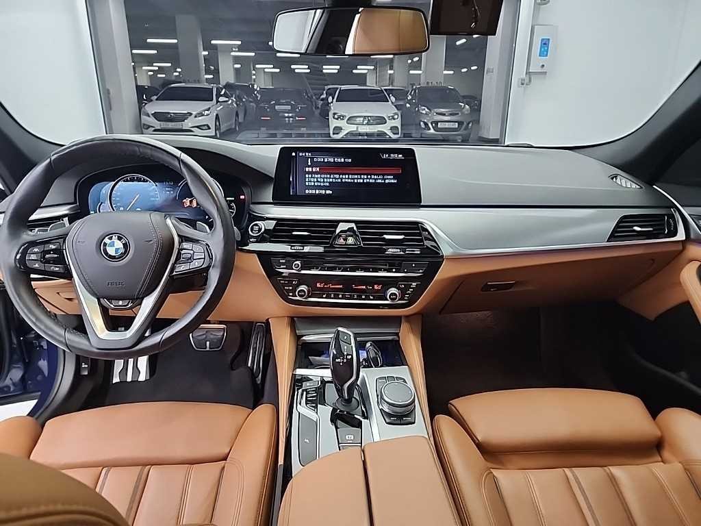 BMW 5시리즈 5시리즈 (G30) 530i M 스포츠 이미지 8