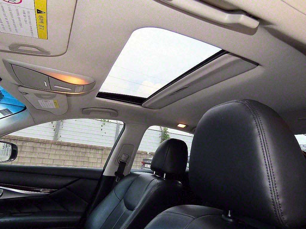 인피니티 Q Q70 3.7스타일 이미지 17