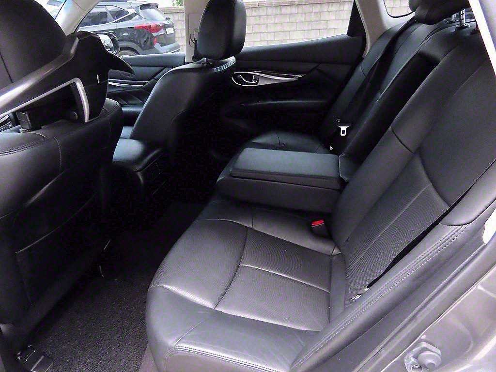 인피니티 Q Q70 3.7스타일 이미지 6