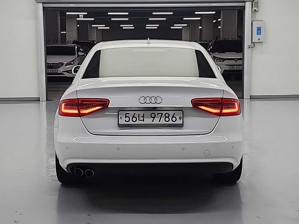 아우디 A4 뉴 A4 2.0 TDI 콰트로 다이나믹 이미지 3