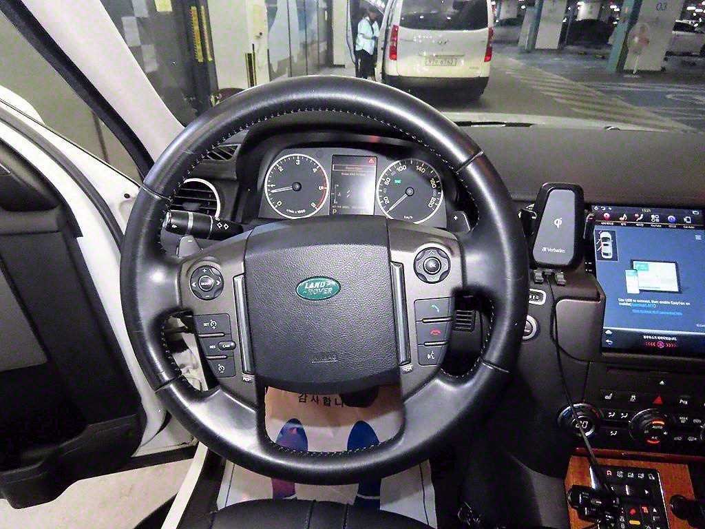 랜드로버 디스커버리 디스커버리4 3.0 SDV6 SE 이미지 8