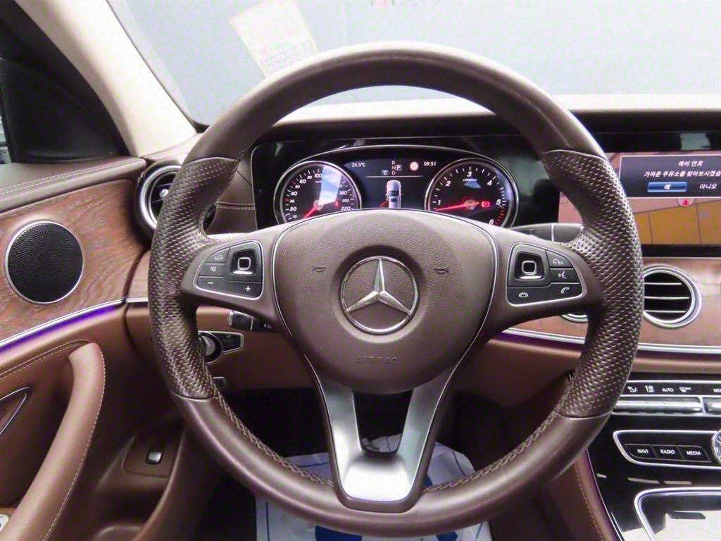 벤츠 E 클래스 E-클래스 W213 E220d 익스클루시브 이미지 10