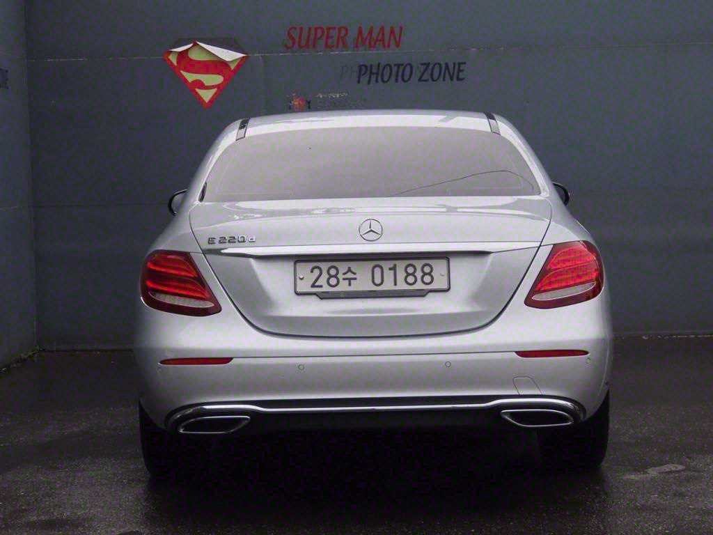 벤츠 E 클래스 E-클래스 W213 E220d 익스클루시브 이미지 3