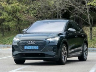 아우디 Q4 Q4 e-트론 40 스포트백 프리미엄