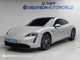 포르쉐 타이칸 베이스