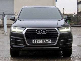 아우디 Q7 Q7 (4M) 45 TFSI 콰트로