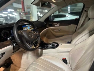 벤츠 E 클래스 E-클래스 W213 E300 4MATIC 익스클루시브