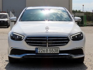 벤츠 E 클래스 E-클래스 W213 E300e 4MATIC 익스클루시브