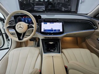 벤츠 E 클래스 E-클래스 W214 E220d 4MATIC 익스클루시브