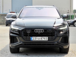 아우디 Q8 55 TFSI 콰트로 프리미엄