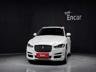 재규어 XE 2.0T 프레스티지