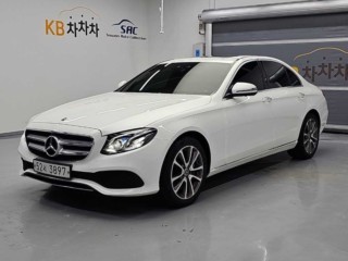 벤츠 E 클래스 E-클래스 W213 E300 4MATIC 아방가르드