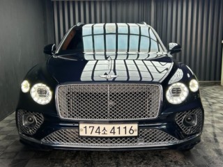 벤틀리 벤테이가 4.0 V8