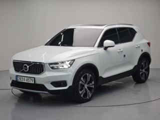 볼보 XC40 B4 AWD 인스크립션