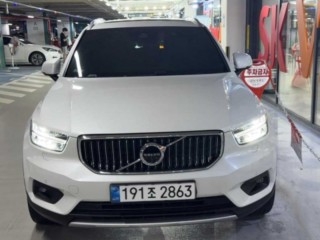 볼보 XC40 B4 AWD 인스크립션