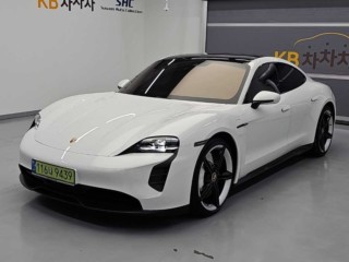 포르쉐 타이칸 GTS