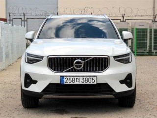 볼보 XC40 B4 AWD 얼티메이트 브라이트