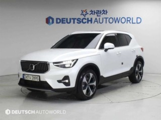 볼보 XC40 B4 AWD 얼티메이트 브라이트