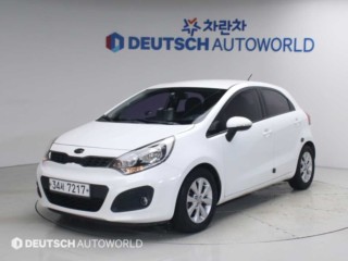 기아 프라이드 올뉴프라이드 5DR 1.4MPI 디럭스