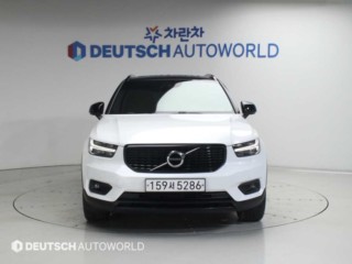 볼보 XC40 T4 4WD R-디자인