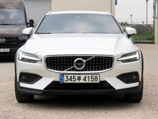 볼보 V60 V60 크로스 컨트리 2세대 2.0 B5 프로 AWD